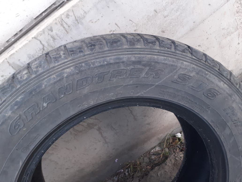 Зимный шины 235/65 R 17