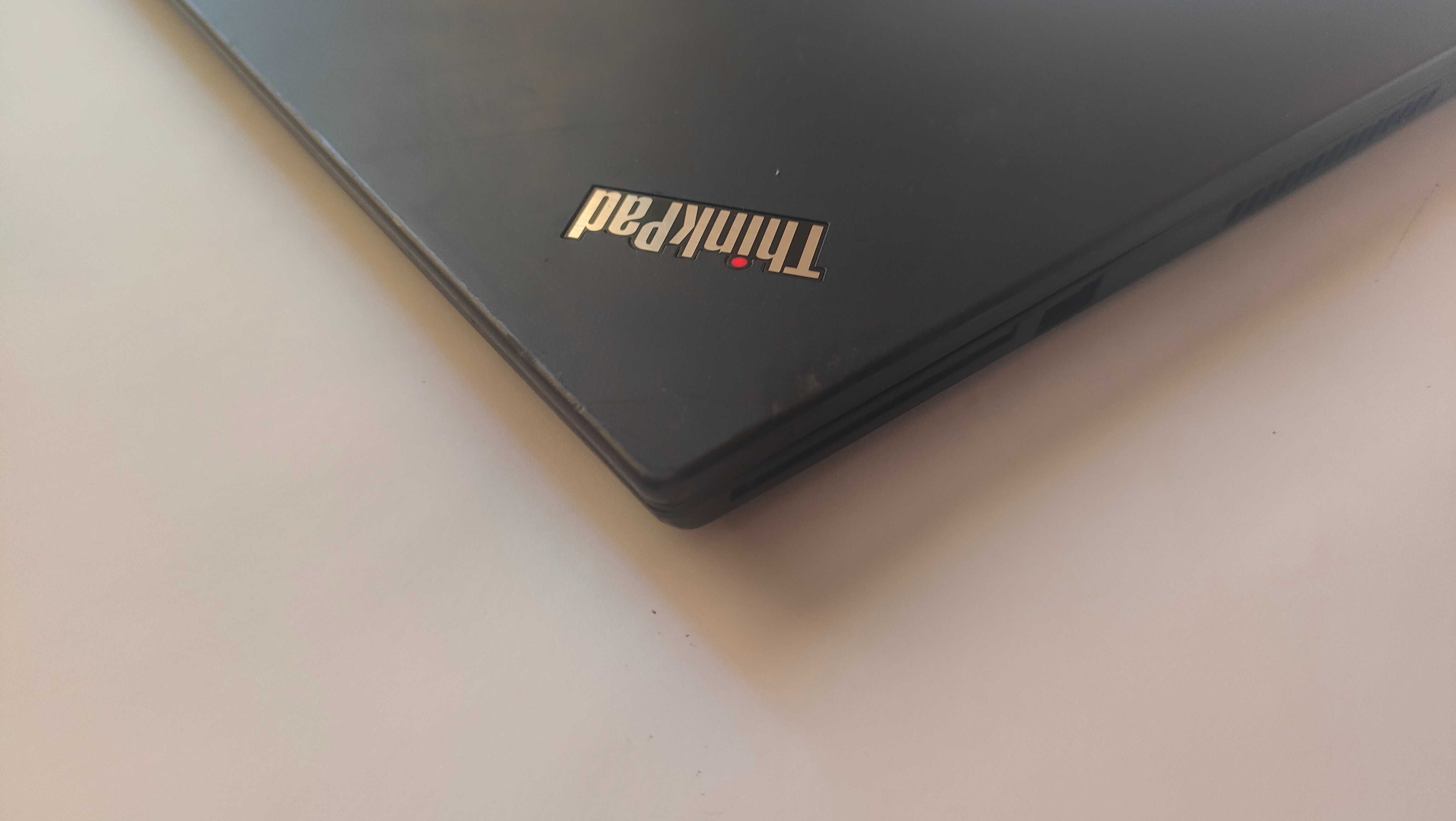 Лаптоп LENOVO THINKPAD T590 /15.6"/I5-8265U/8GB/256GB SSD/FullHD/HDMI
