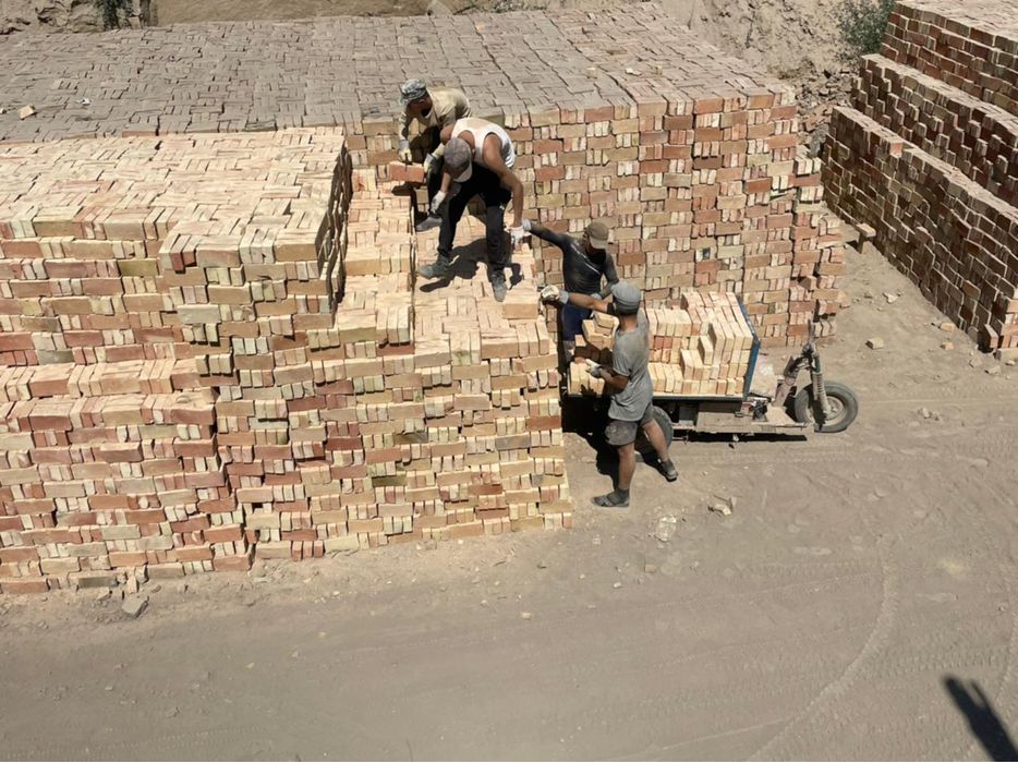 Красный кирпич отличного,идеального качества !