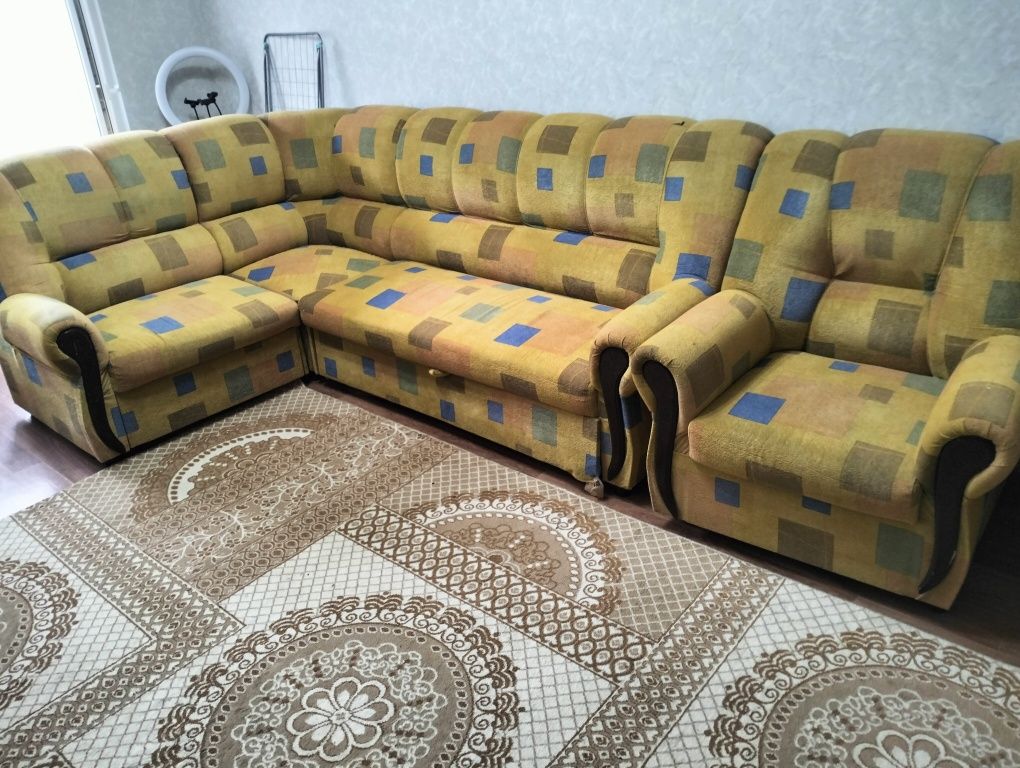 Продается диван+кресло,в хорошем состоянии.Цена 35 тыс