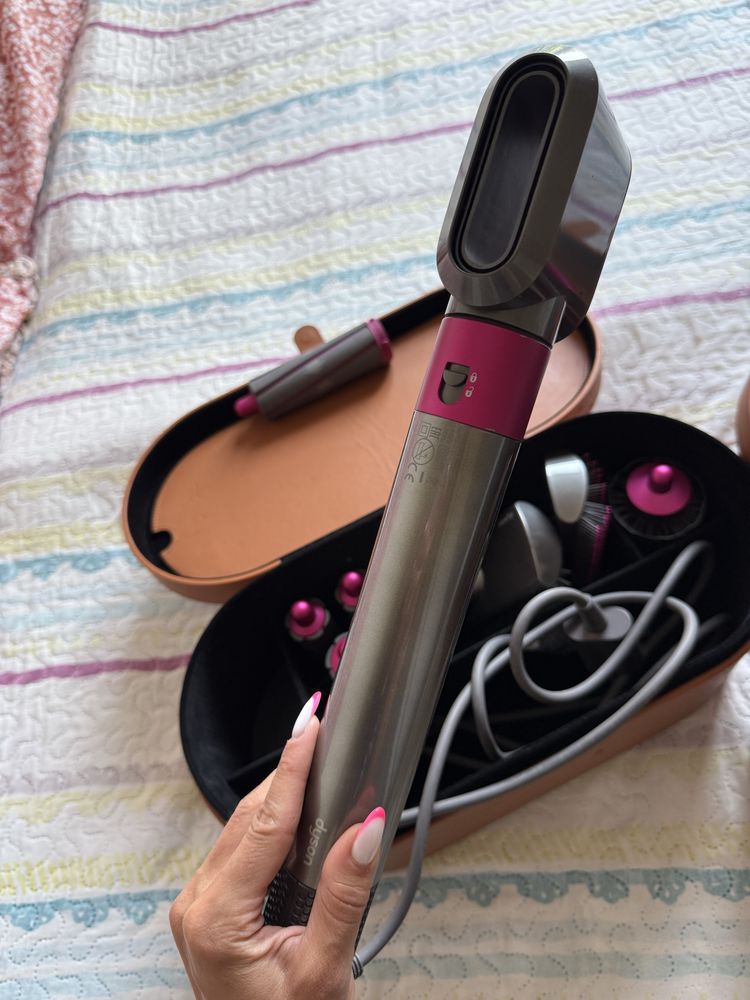 Сешоари Dyson различни модели