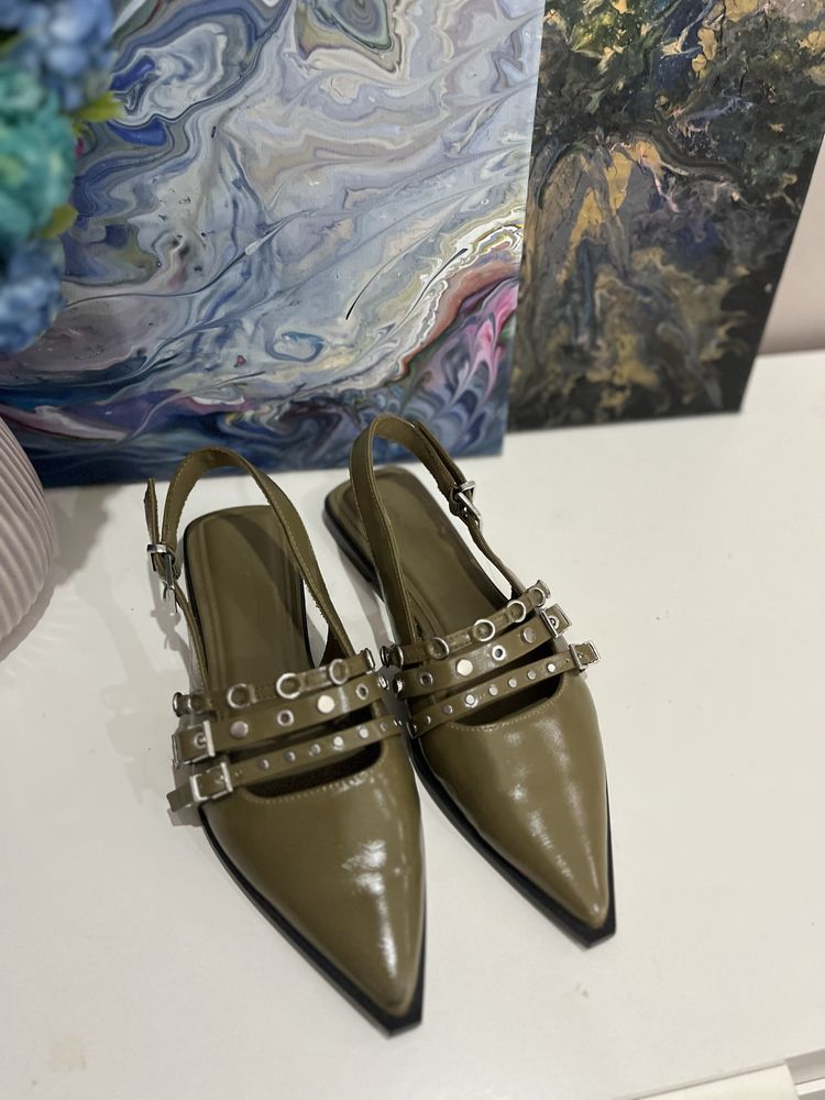 Обувки Stradivarius