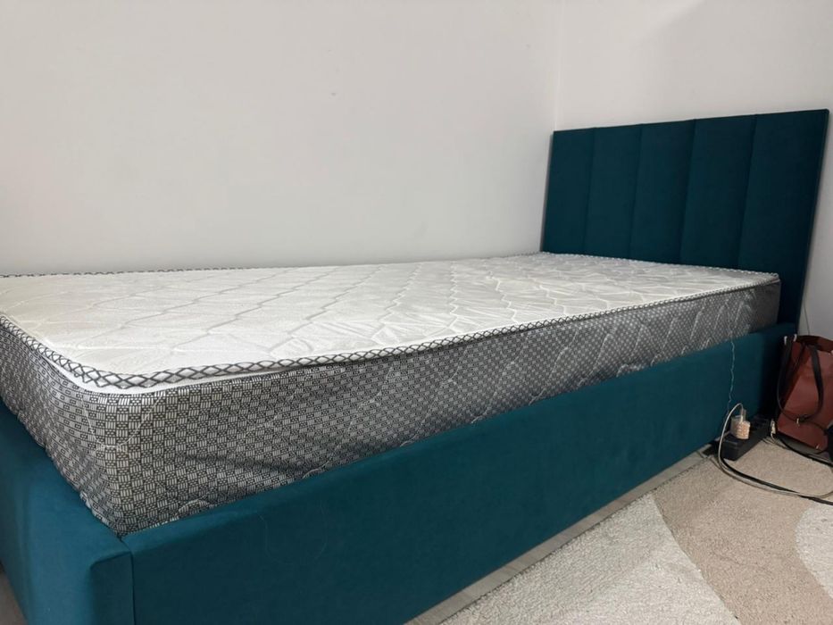Продоется кровать