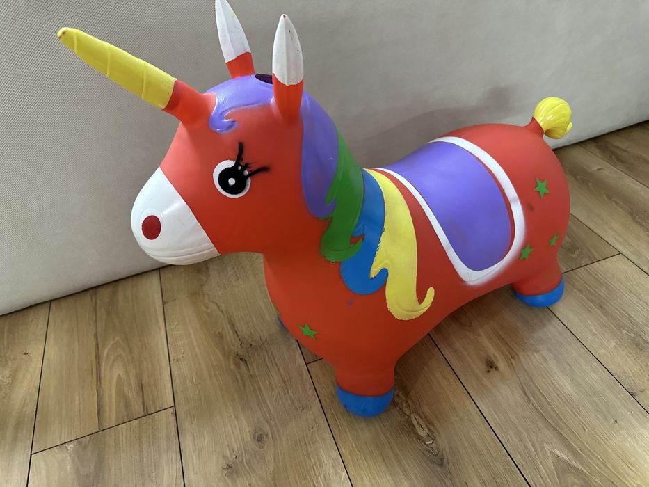 Unicorn din cauciuc, gonflabil