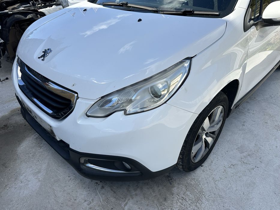 Fata completa Peugeot 2008 capota bara far aripa trager radiator