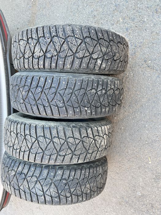 Шина шипованная 185/65/15 GOODYAER срочноо