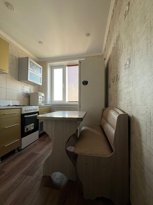 Продам 3 х комн. квар., 7 мкр, 83 дом,  5 этаж.