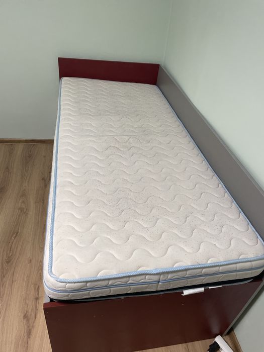 Легло с 6 шкафа сиво/червено с матрак