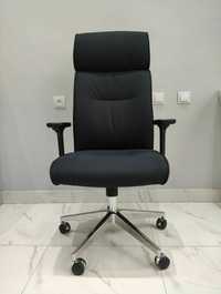 Офисное кресло для руководителя модель Ник
