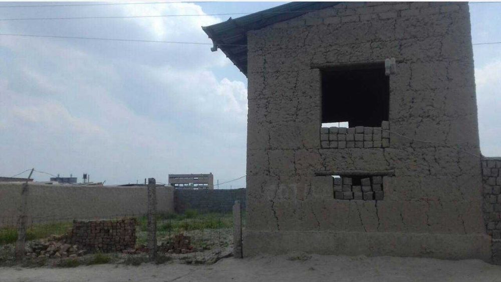 Самарканд шахрида  2 хонали   2 кават майдон 600 м²  ховли сотилади.