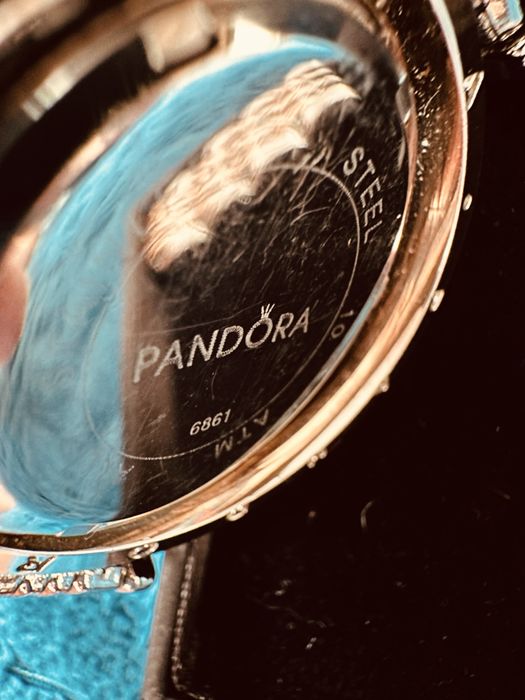 Часовник PANDORA дамски ръчен часовник