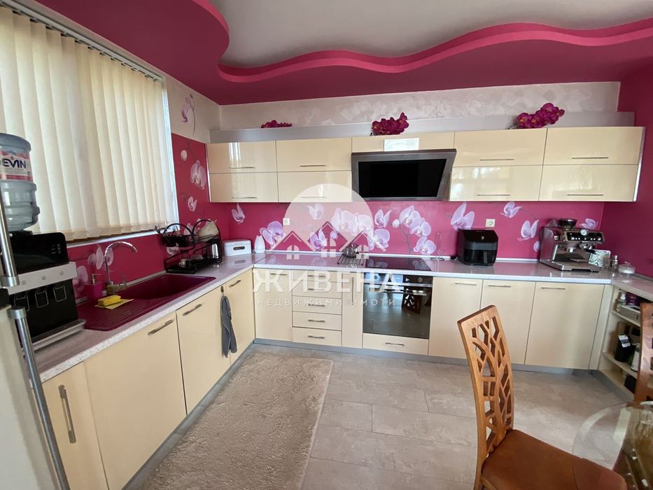 Продава се Къща в Варна, м-т Сълзица - 250 кв.м за 3000 €/кв.м - Снимка #3