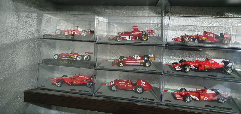 Machete ferari scara 1;43