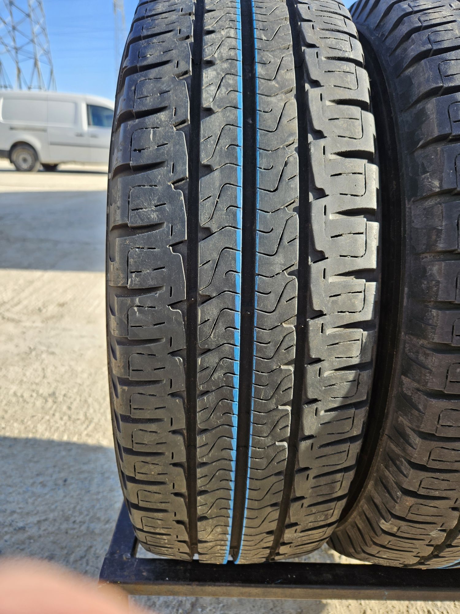 Vând anvelope vară 215/70/15 C 215/70r15 C MICHELIN