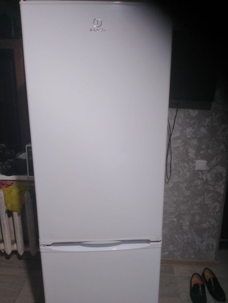 Холодильник хорошем состоянии рабочий