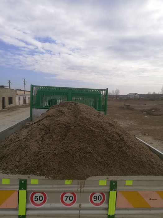 Nisip , pietriș , balastru , piatră concasată