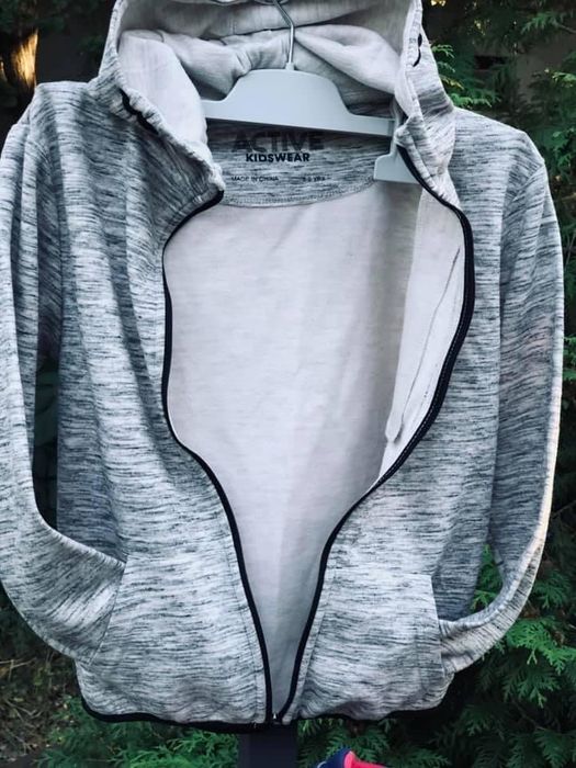 Hanorac bluza trening -marimea 8-9 ani,gluga,nu geaca Adidas,Nike
