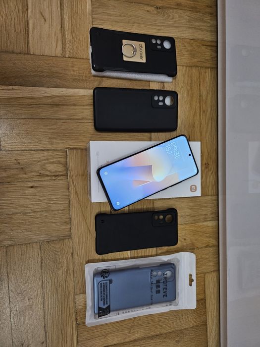 Смарт телефон Xiaomi 12 Gray 256gb памет 8gb RAM 5G С две сим карти. Т