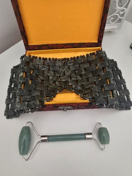 Vand masca faciala  din pietre JAD naturale