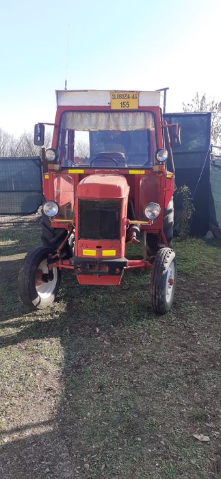 Vând tractor Renault 45 cp.