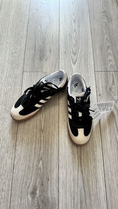 Adidas Samba black and cream