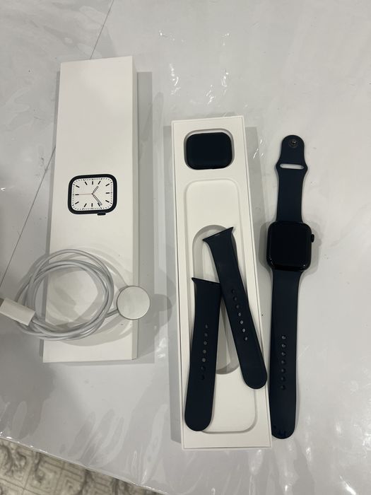 Продам часы Apple часы 7