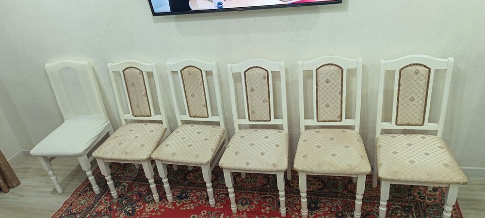 Продаётся стол с стульями