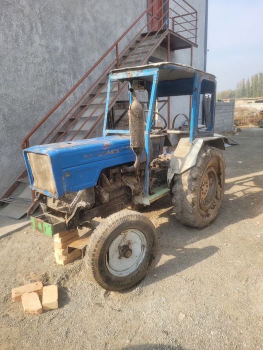 Mini traktor sotiladi