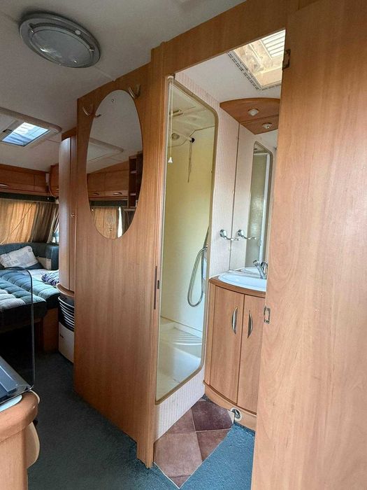 Vând rulota Swift challenger 2002 in stare foarte buna