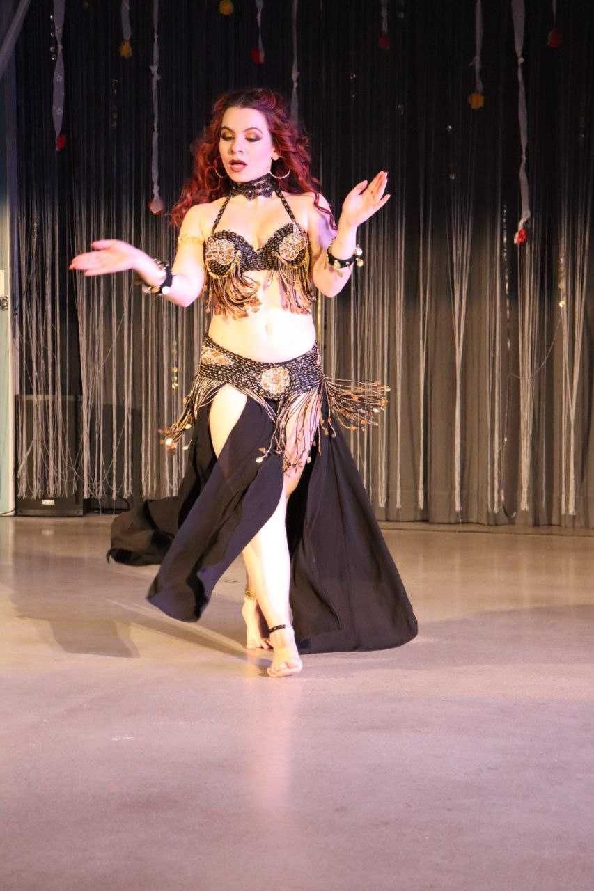 Show Dans Oriental/Bellydance - Dansatoare orientală