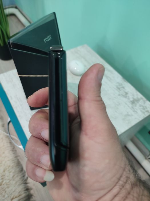 хауей 5 про 500лева и Моторола раз за 700 лева