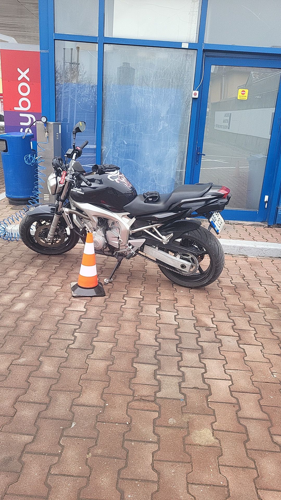 Vand sau schimb yamaha fz6