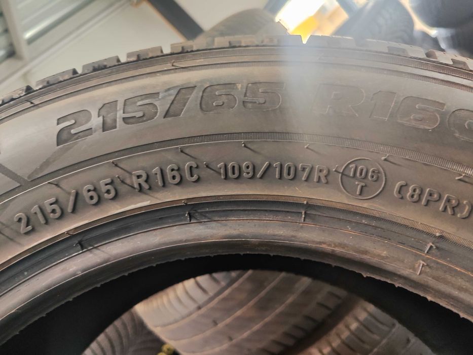 4бр.зимни гуми 215/65/16C Pirelli