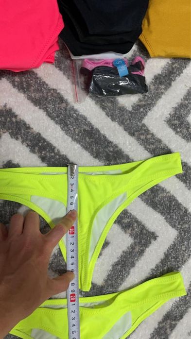 Slip baie tanga corai sau galben neon, M, nou cu eticheta  Am si alte