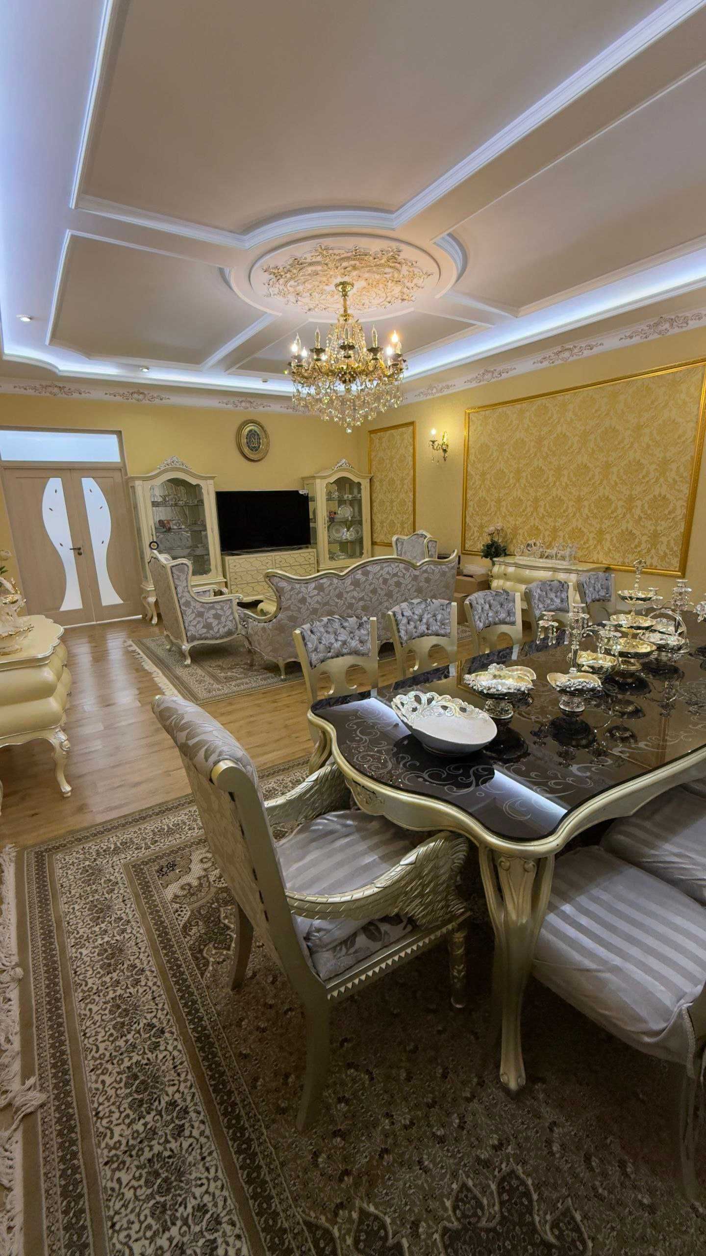 Продам 3х комнатную 160м2 + парковка новостройка ул Ипакчи