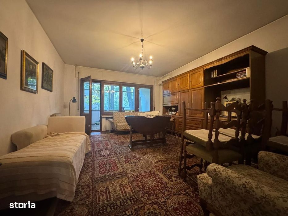 4 camere || Aviatorilor / Uruguay