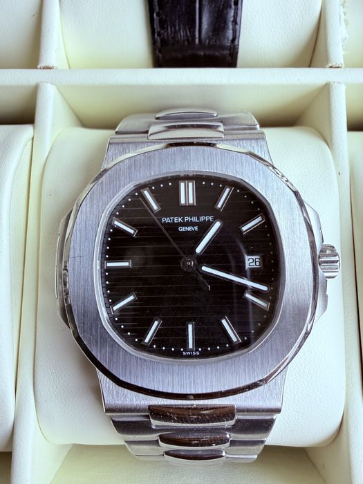 Patek Philippe Nautilus - Black dial