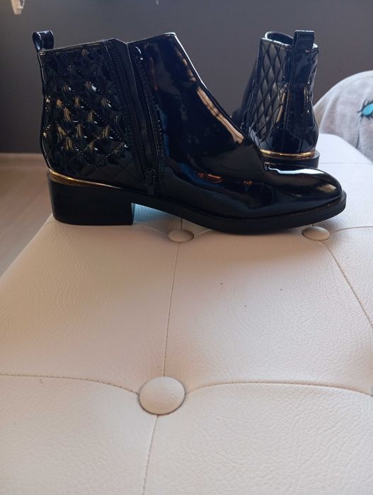 Дамски боти номер39