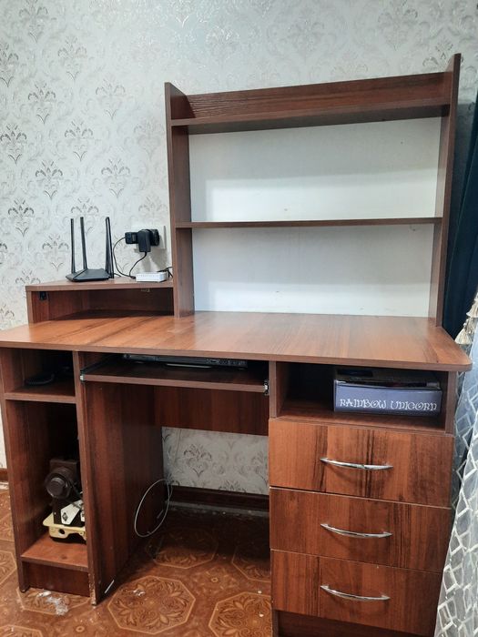 Bolalar shkafi oynali