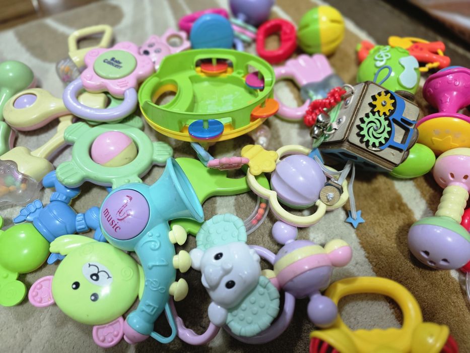 Срочно продаётся детские игрушки погремушкы