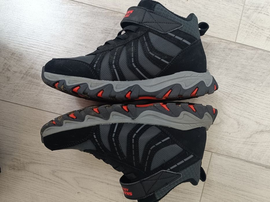 Боти Skechers
Размер 34 номер, 21.5см
Като нови
Цена 40лв