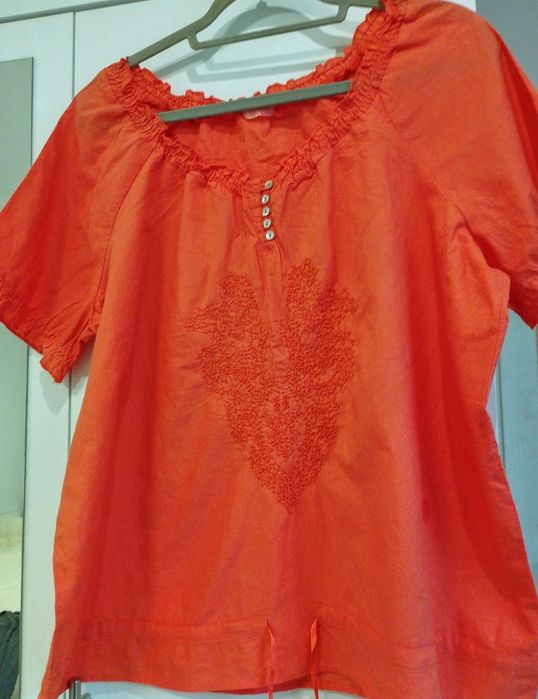 Обява 2/  Дамски потници и луксозни блузки