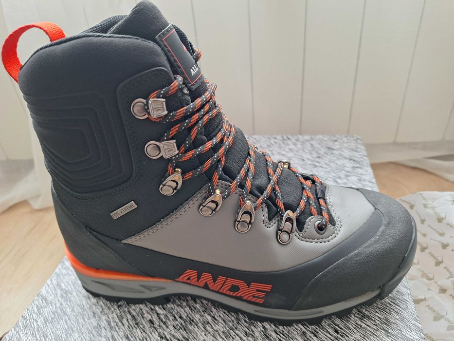 Нови всесезонни туристически обувки Ande Makalu Tech