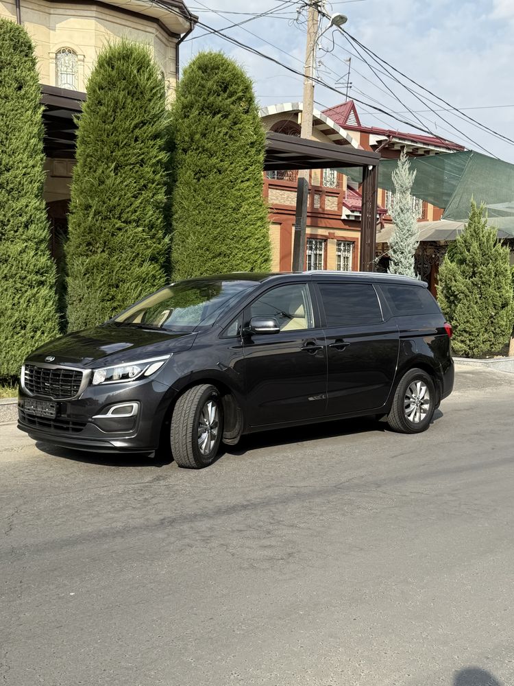 Продаётся Kia Carnival (Кия Карнивал)состояние отличное