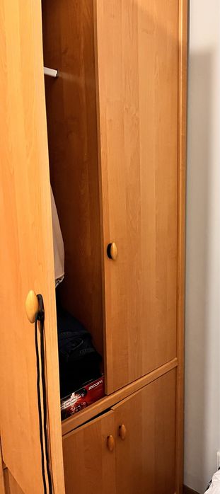 Продам шкаф для спальни. Производство Россия Шатура