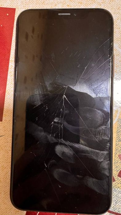 Продам телефон iPhone