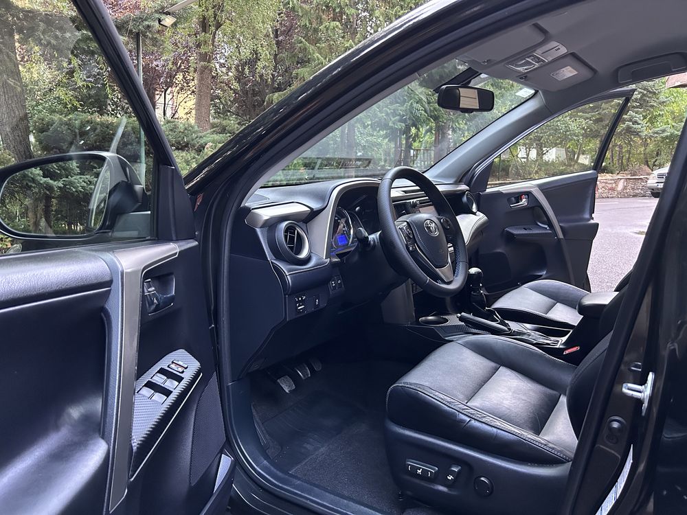 Toyota Rav4 2.0 D-4D, 4x4 , 124 к.с.,01. 2015 г, Пълна серв. история !