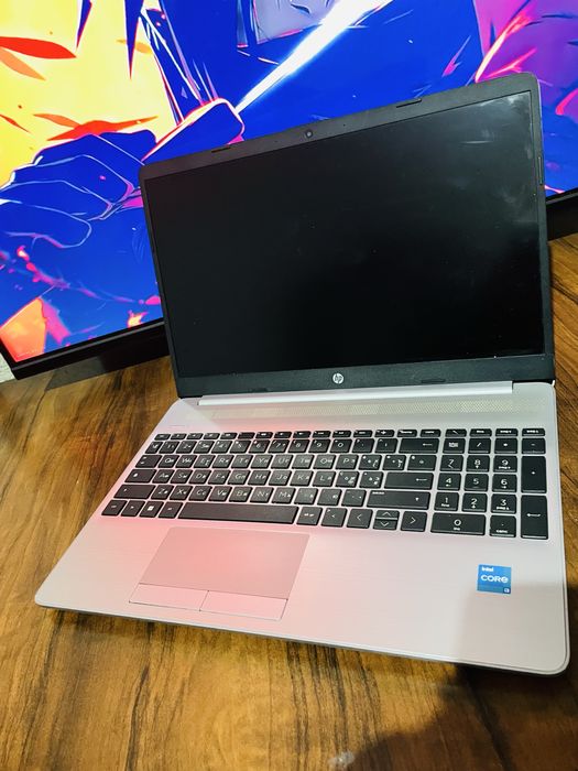 Hp core i3 holati ideal srochni sotiladi