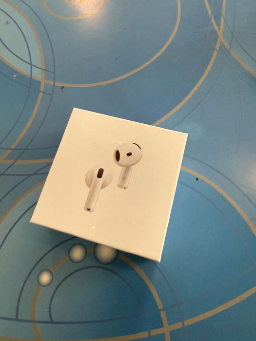 Vand  casti airpods 4 produs nou