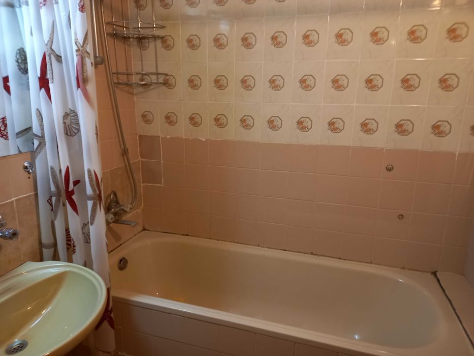 Дава се под наем Четиристаен апартамент в София, Дианабад - 75 кв.м за 1020 € - Снимка #9